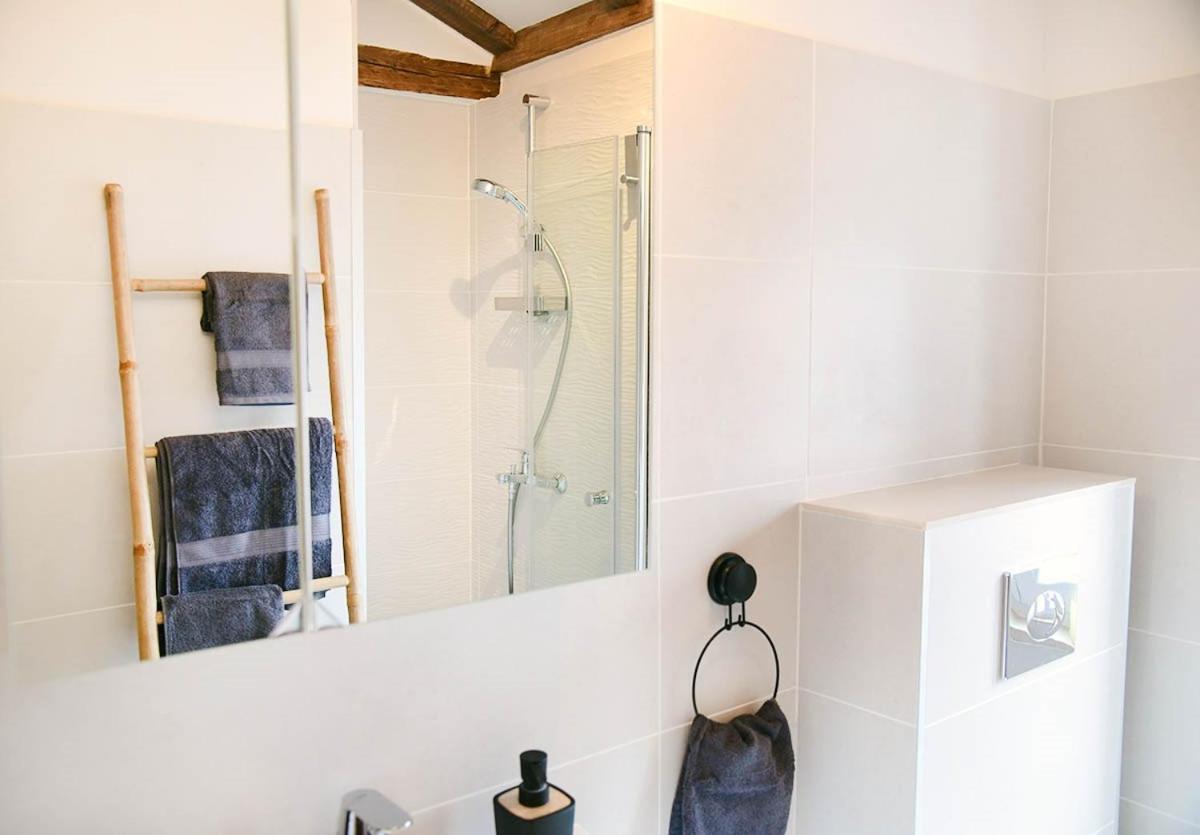 Apartment D & Studio L Dobrinj Dış mekan fotoğraf