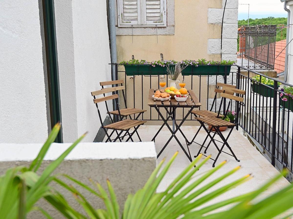 Apartment D & Studio L Dobrinj Dış mekan fotoğraf