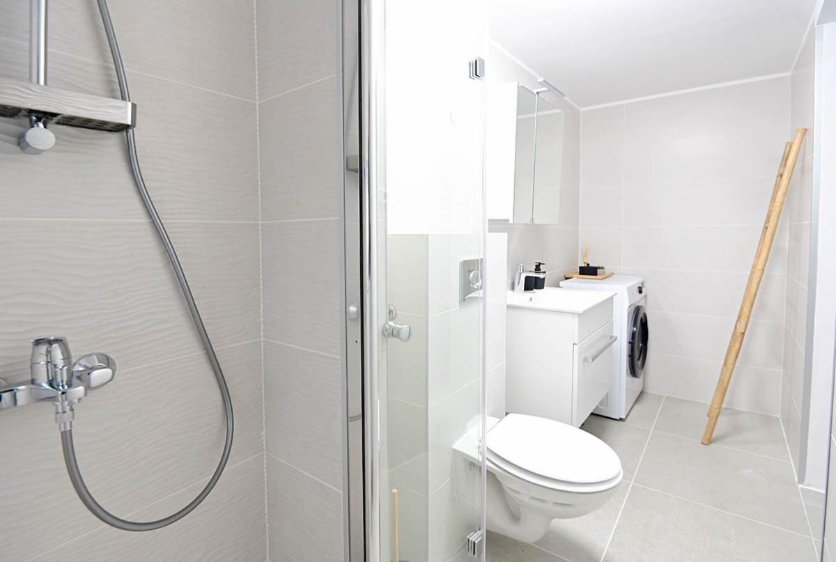 Apartment D & Studio L Dobrinj Dış mekan fotoğraf