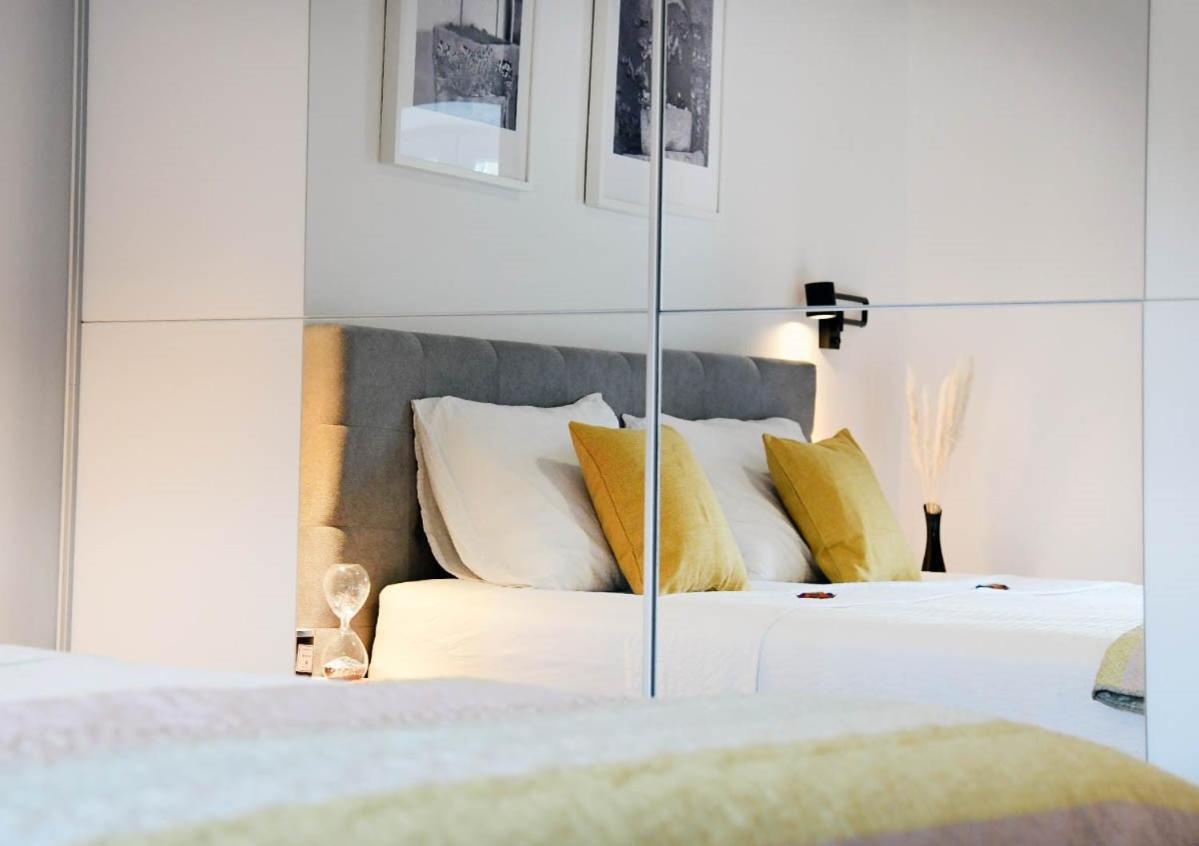 Apartment D & Studio L Dobrinj Dış mekan fotoğraf