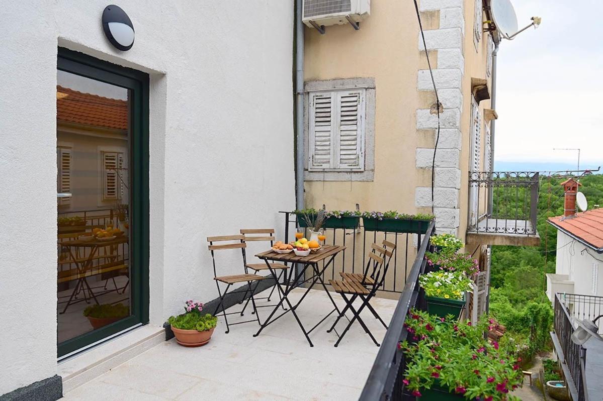 Apartment D & Studio L Dobrinj Dış mekan fotoğraf