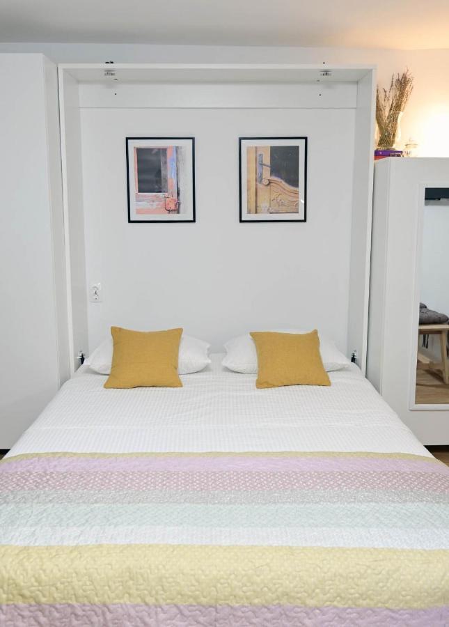 Apartment D & Studio L Dobrinj Dış mekan fotoğraf