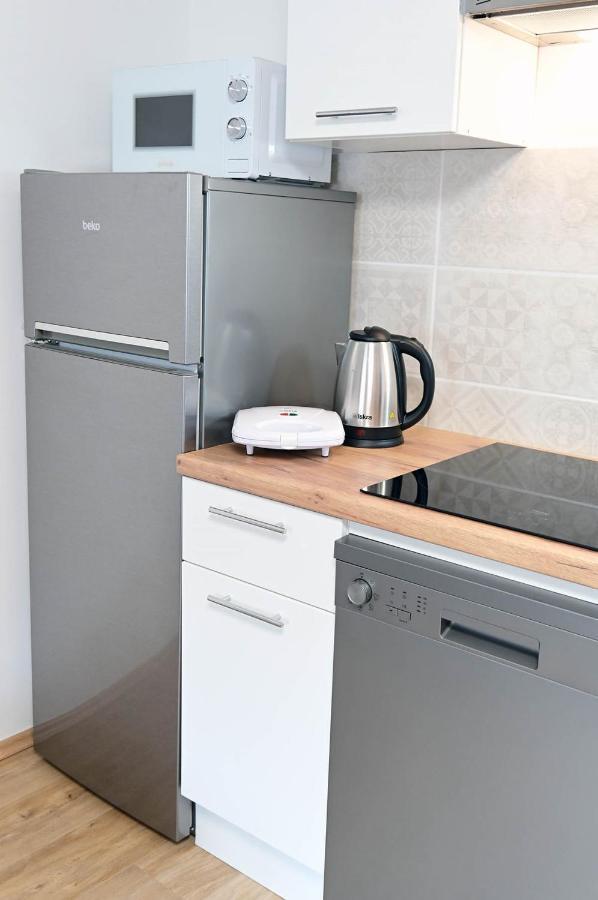 Apartment D & Studio L Dobrinj Dış mekan fotoğraf