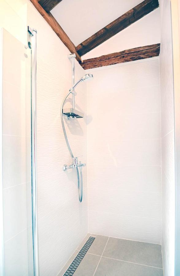 Apartment D & Studio L Dobrinj Dış mekan fotoğraf